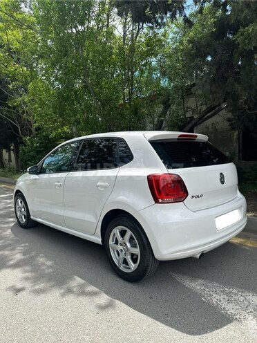 Volkswagen Polo 2009, 220,000 km - 1.4 л - Bakı