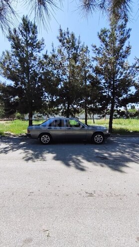 Mercedes 190 1993, 650,856 km - 2.0 л - Şirvan