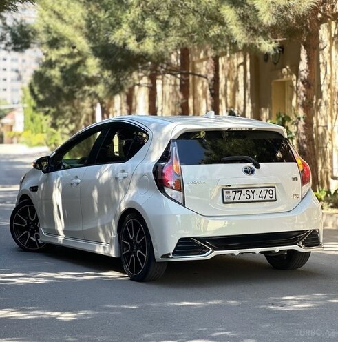 Toyota Aqua 2016, 105,000 km - 1.5 l - Bakı