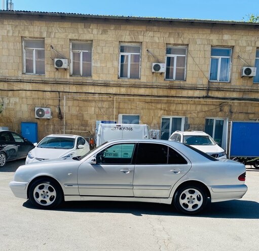 Mercedes E 220 d 1999, 290,000 km - 2.2 л - Bakı