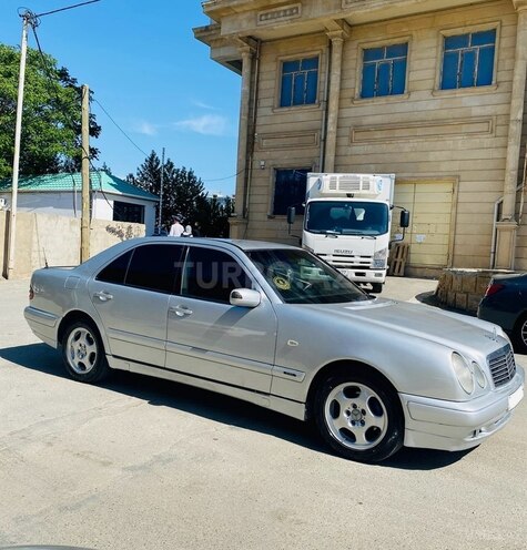 Mercedes E 220 d 1999, 290,000 km - 2.2 л - Bakı