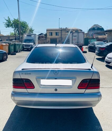 Mercedes E 220 d 1999, 290,000 km - 2.2 л - Bakı