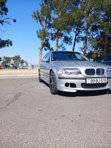 BMW 320-2