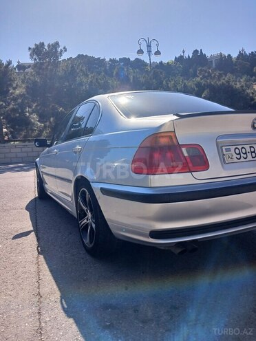 BMW 320-4