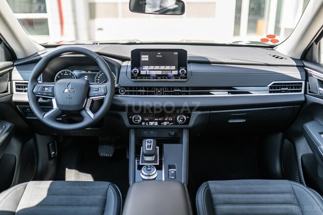 Mitsubishi Outlander 2025, 0 km - 2.5 l - Bakı