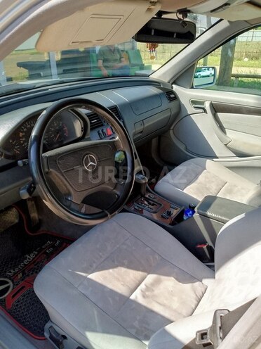 Mercedes C 220 d 1999, 300,875 km - 2.2 л - Biləsuvar