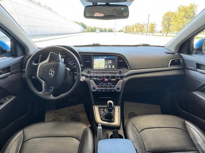 Hyundai Elantra 2017, 102,187 km - 2.0 л - Bakı