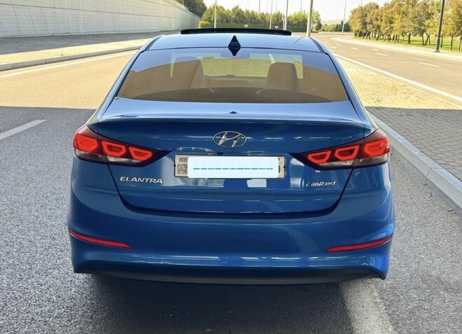 Hyundai Elantra 2017, 102,187 km - 2.0 л - Bakı