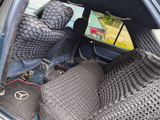 Mercedes E 220 1993, 306,498 km - 2.2 l - Bakı