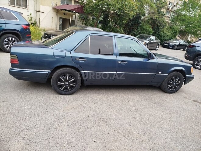 Mercedes E 220 1993, 306,498 km - 2.2 l - Bakı
