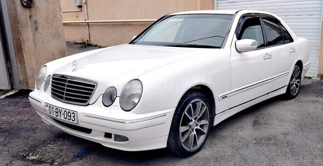 Mercedes E 280 2000, 290,000 km - 2.8 l - Bakı