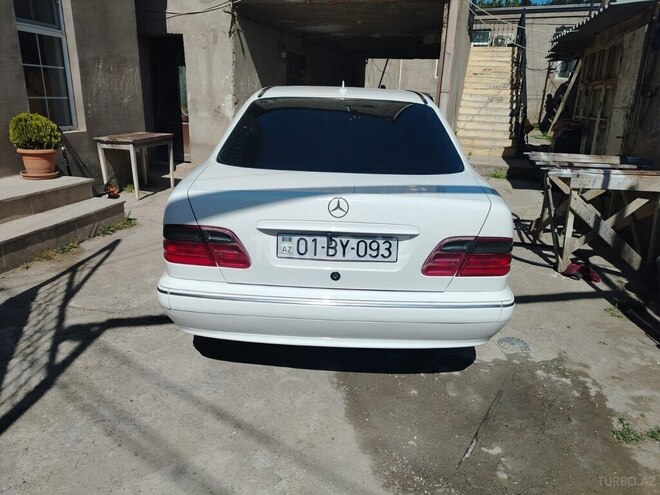 Mercedes E 280 2000, 290,000 km - 2.8 l - Bakı