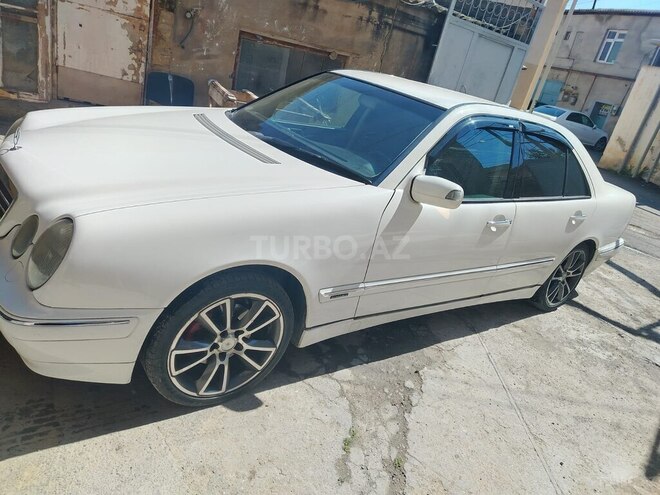 Mercedes E 280 2000, 290,000 km - 2.8 l - Bakı