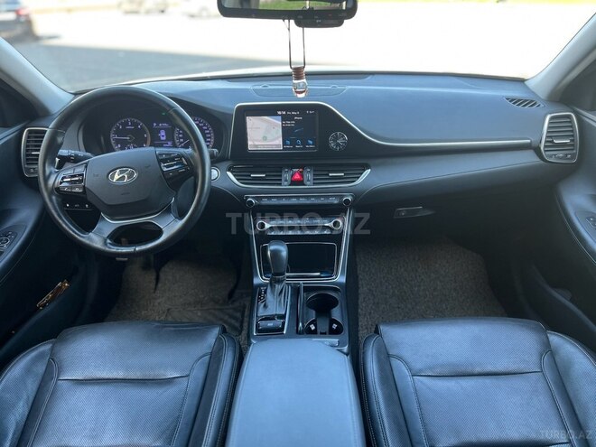 Hyundai Grandeur-19