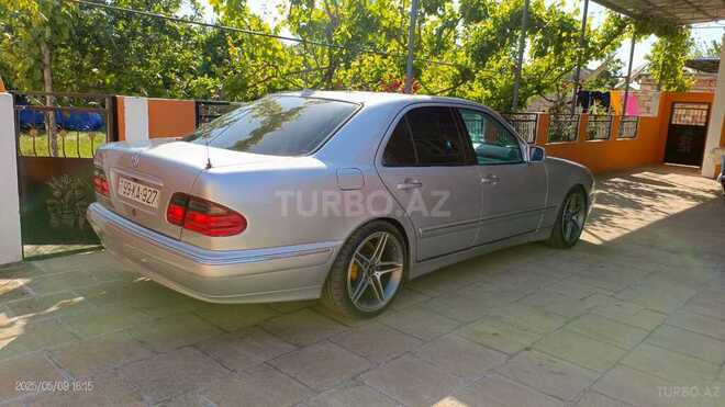 Mercedes E 240 2000, 328,489 km - 2.6 l - Salyan