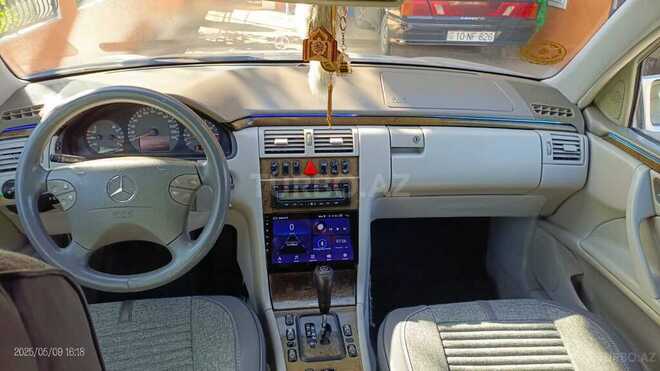 Mercedes E 240 2000, 328,489 km - 2.6 l - Salyan