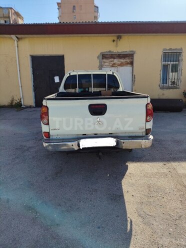 Mitsubishi L200 2013, 307,454 km - 2.5 l - Bakı