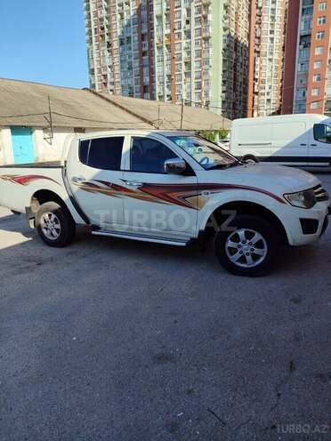 Mitsubishi L200 2013, 307,454 km - 2.5 l - Bakı