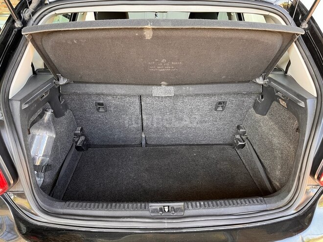 Volkswagen Polo 2010, 220,000 km - 1.4 l - Bakı