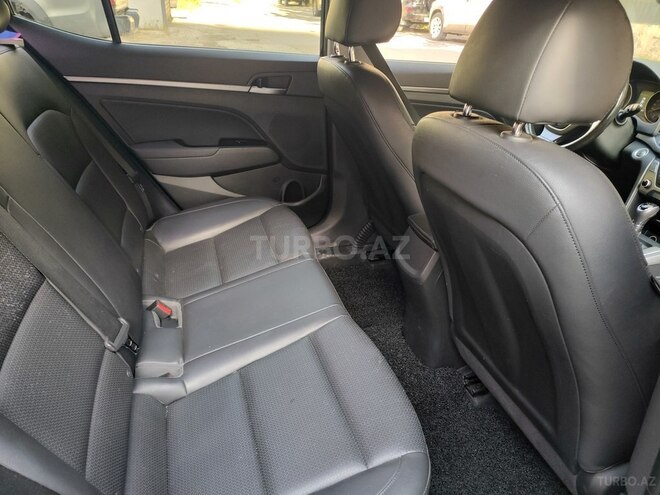 Hyundai Avante 2016, 230,000 km - 1.6 l - Bakı