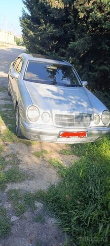 Mercedes E 240 1999, 302,478 km - 2.4 l - Bakı
