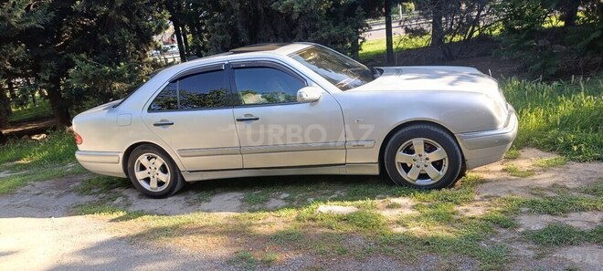 Mercedes E 240 1999, 302,478 km - 2.4 l - Bakı