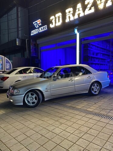 Mercedes C 240 2000, 227,500 km - 2.4 l - Bakı