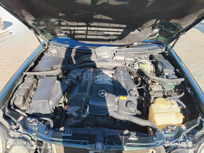 Mercedes E 240 2000, 291,000 km - 2.4 l - Bakı