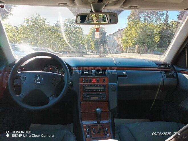Mercedes E 240 2000, 291,000 km - 2.4 l - Bakı