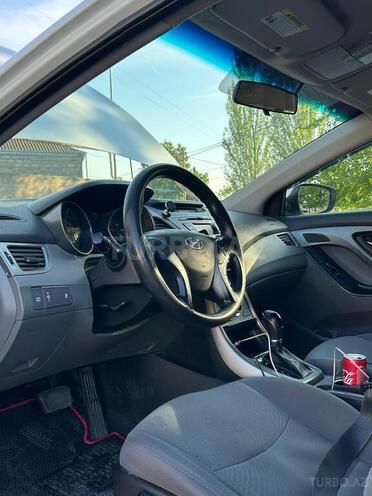 Hyundai Elantra 2015, 199,007 km - 1.8 л - Bakı