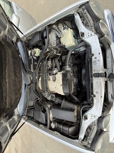 Mercedes E 200 1999, 333,000 km - 2.0 л - Masallı