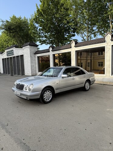 Mercedes E 200 1999, 333,000 km - 2.0 л - Masallı