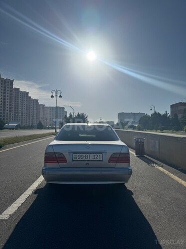 Mercedes E 240 2000, 246,781 km - 2.4 l - Bakı