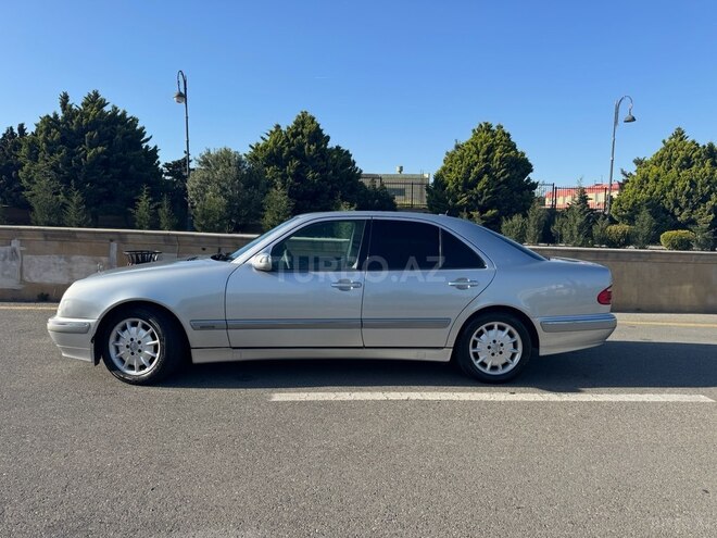 Mercedes E 240 2000, 246,781 km - 2.4 l - Bakı