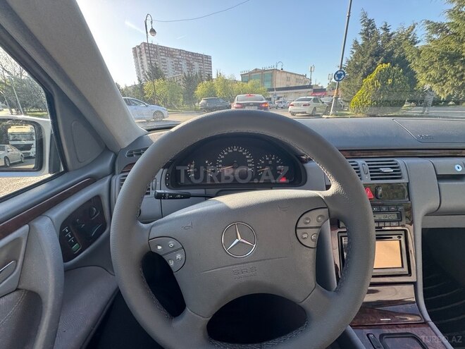 Mercedes E 240 2000, 246,781 km - 2.4 l - Bakı