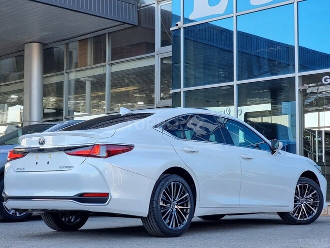 Lexus ES 300h 2025, 0 km - 2.5 l - Bakı