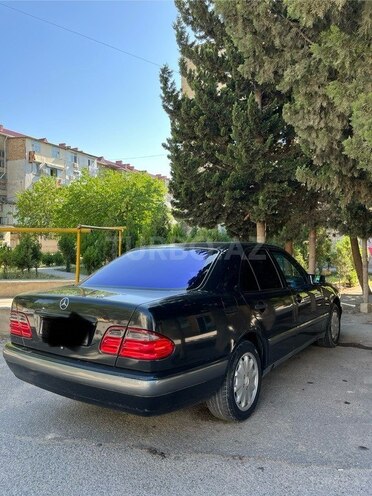 Mercedes E 230 1995, 356,000 km - 2.3 l - Sumqayıt