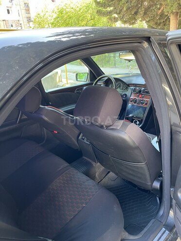 Mercedes E 230 1995, 356,000 km - 2.3 l - Sumqayıt