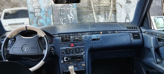 Mercedes E 200 1997, 620,000 km - 2.0 l - Gəncə