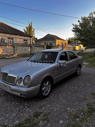 Mercedes E 230 1995, 351,444 km - 2.3 l - Bərdə