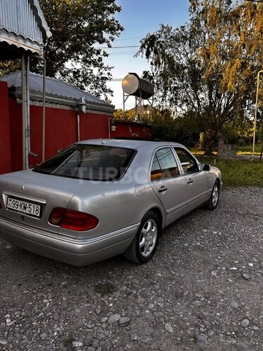 Mercedes E 230 1995, 351,444 km - 2.3 l - Bərdə