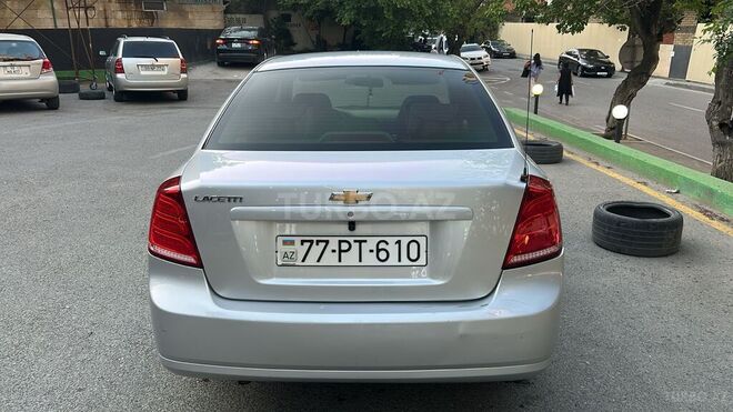 Chevrolet Lacetti-4