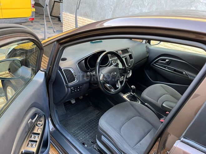 Kia Rio 2012, 330,000 km - 1.4 l - Gəncə