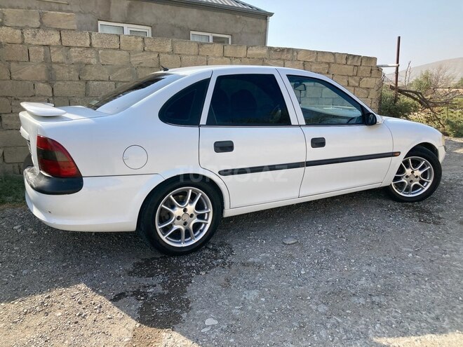 Opel Vectra 1997, 450,000 km - 1.6 l - Bakı