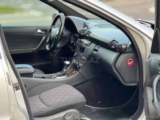Mercedes C 220 d 2005, 367,000 km - 2.2 л - Bakı