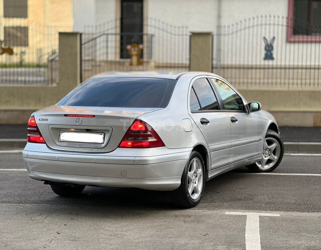 Mercedes C 220 d 2005, 367,000 km - 2.2 л - Bakı