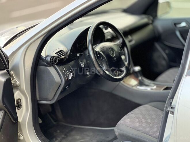Mercedes C 220 d 2005, 367,000 km - 2.2 л - Bakı