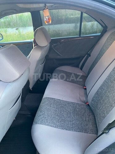 Mercedes E 220 d 1999, 413,217 km - 2.2 l - Bakı