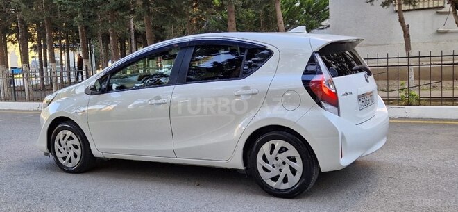 Toyota Aqua 2017, 166,000 km - 1.5 л - Bakı
