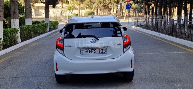 Toyota Aqua 2017, 166,000 km - 1.5 л - Bakı